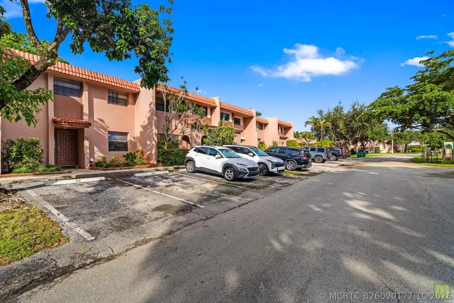 22 N Valencia Drive #3-32, Davie, FL 33324 - #2