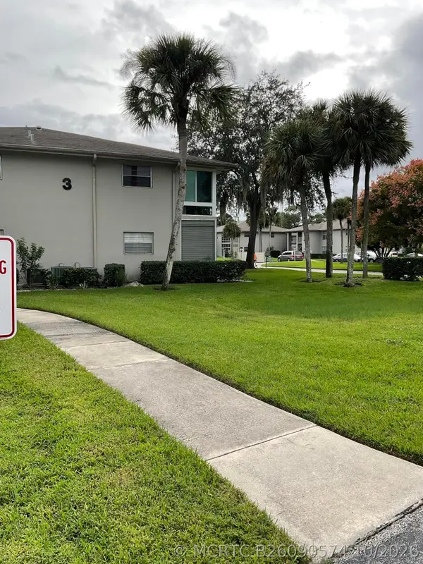 3 Lake Vista Trail #105, Port St Lucie, FL 34952