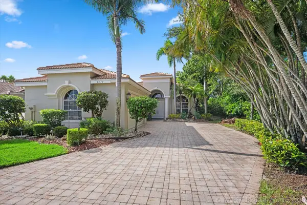 4017 Manchester Lake Drive, Lake Worth, FL 33449