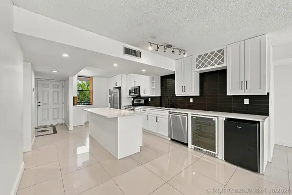 2768 Carambola Circle S #302, Coconut Creek, FL 33066