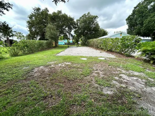 5028 SE Driftwood Avenue, Stuart, FL 34997
