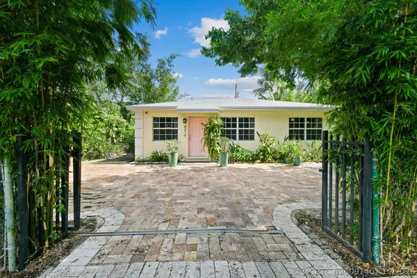 6216 Garden Avenue, West Palm Beach, FL 33405