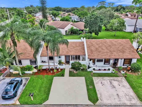 6120 Fairfield Circle, Greenacres, FL 33463