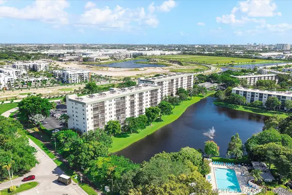 2240 N Cypress Bend Drive #704, Pompano Beach, FL 33069