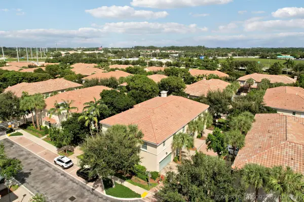 4326 Cascada Circle, Hollywood, FL 33024