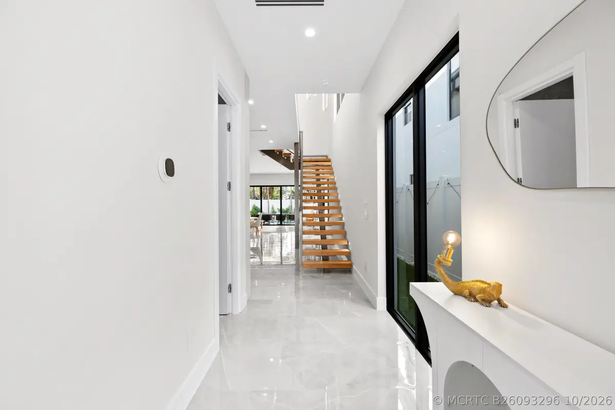 1207 NE 11th Avenue, Fort Lauderdale, FL 33304 - #1
