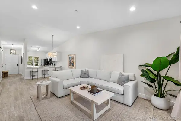 1401 Sabal Ridge Circle #F, Palm Beach Gardens, FL 33418