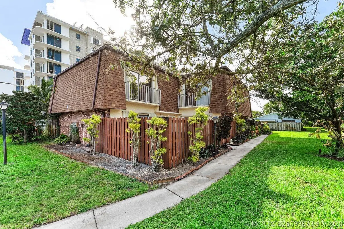 562 SE 27th Terrace, Boynton Beach, FL 33435 - #1