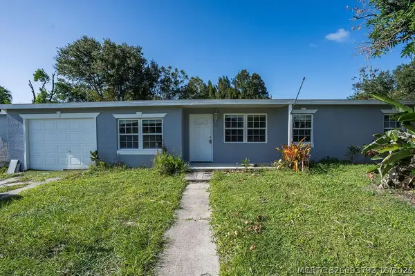 1042 Cabot Drive Ne, Palm Bay, FL 32905