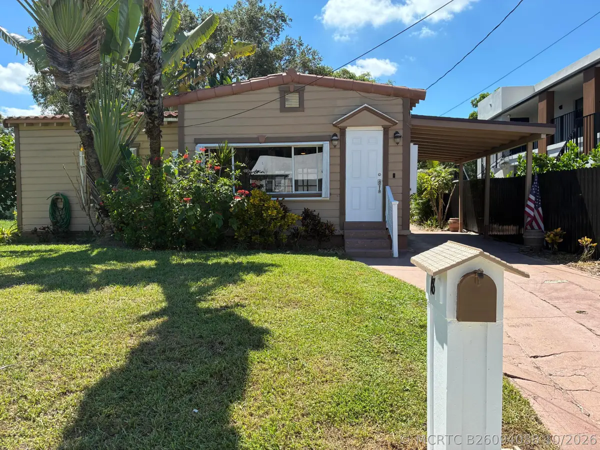 18 SE 10th Street, Fort Lauderdale, FL 33316 - #1