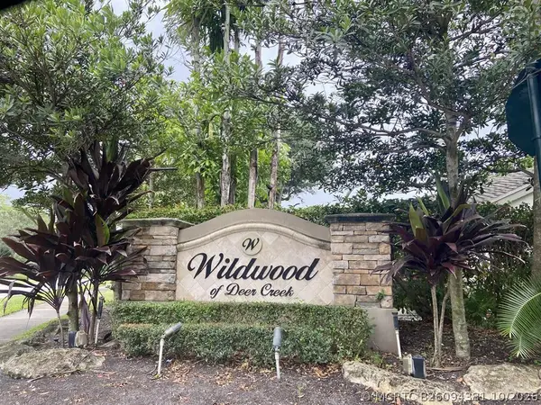 456 Deer Creek Wildwood Lane E, Deerfield Beach, FL 33442