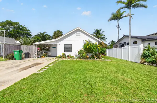 713 S Lake Avenue, Delray Beach, FL 33483
