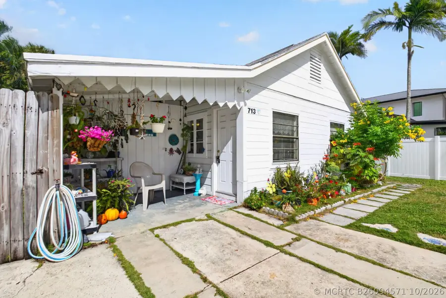 713 S Lake Avenue, Delray Beach, FL 33483 - #3