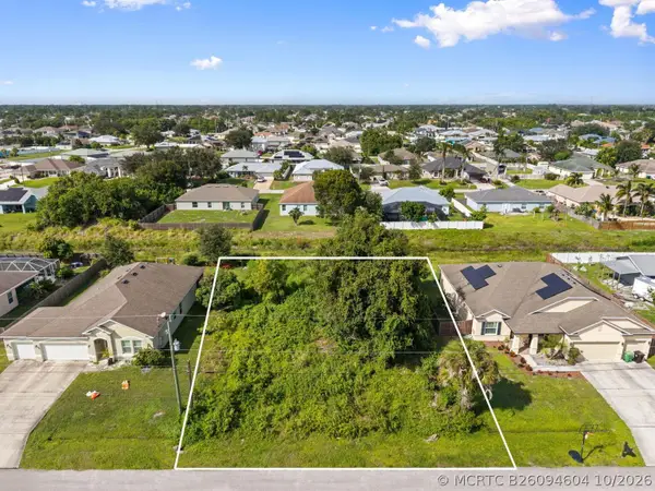 913 SW Hamberland Avenue, Port St Lucie, FL 34953