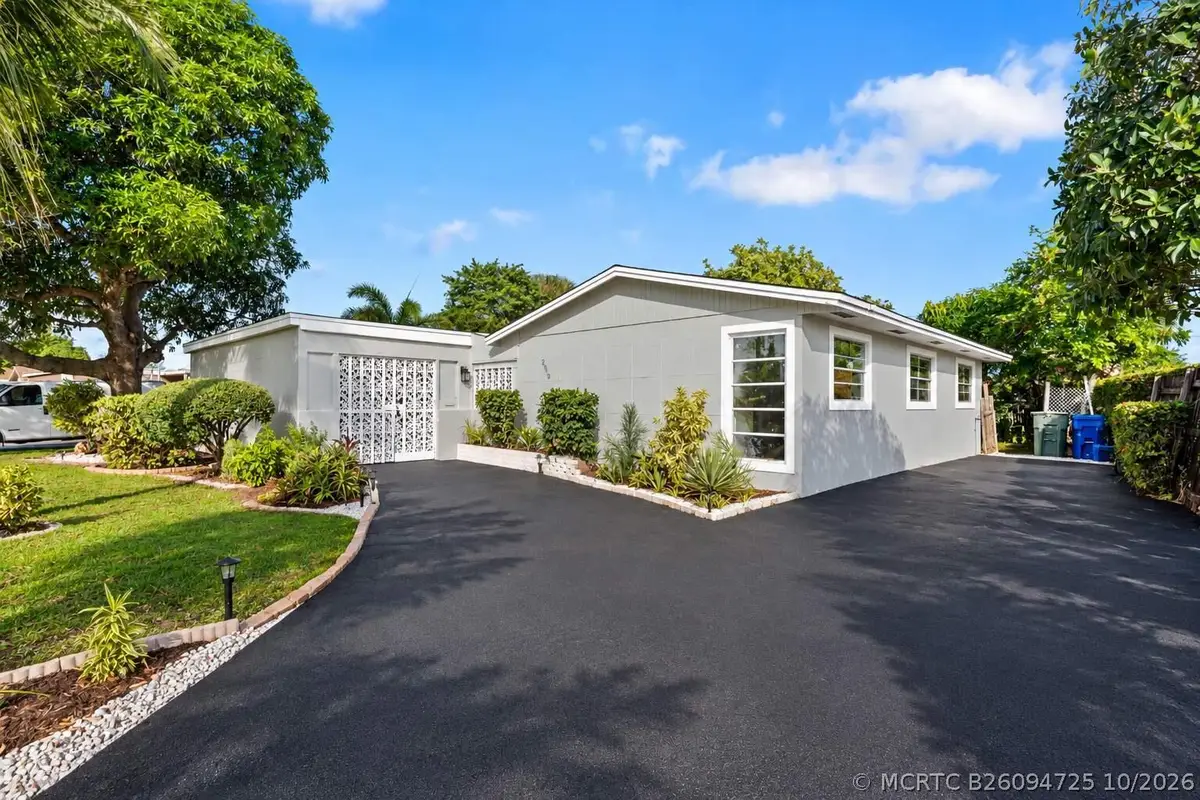2010 Avenue H, Riviera Beach, FL 33404 - #1