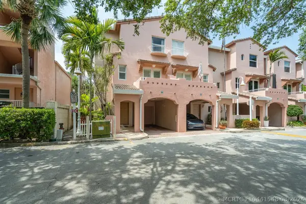 2005 Oceanwalk Terrace #300, Pompano Beach, FL 33062