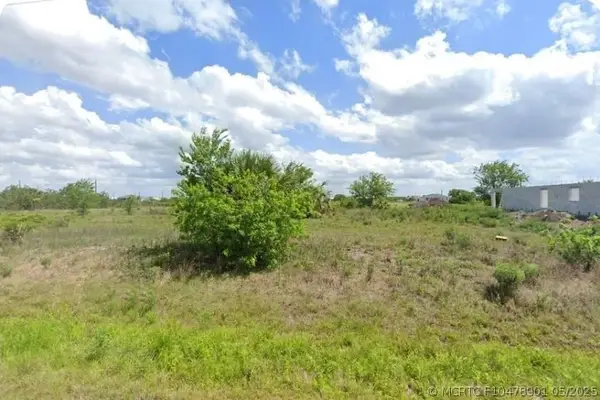 217 Nautilus Avenue, Labelle, FL 33935