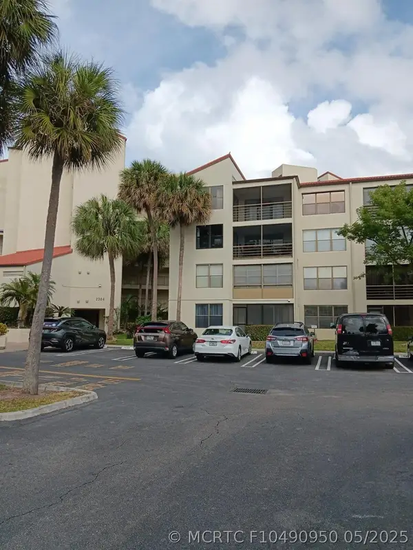 2304 S Cypress Bend Drive #313, Pompano Beach, FL 33069