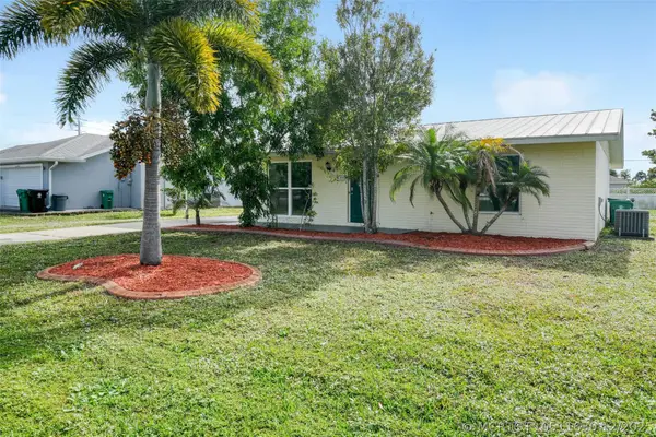118 SW Ray Avenue, Port St Lucie, FL 34983