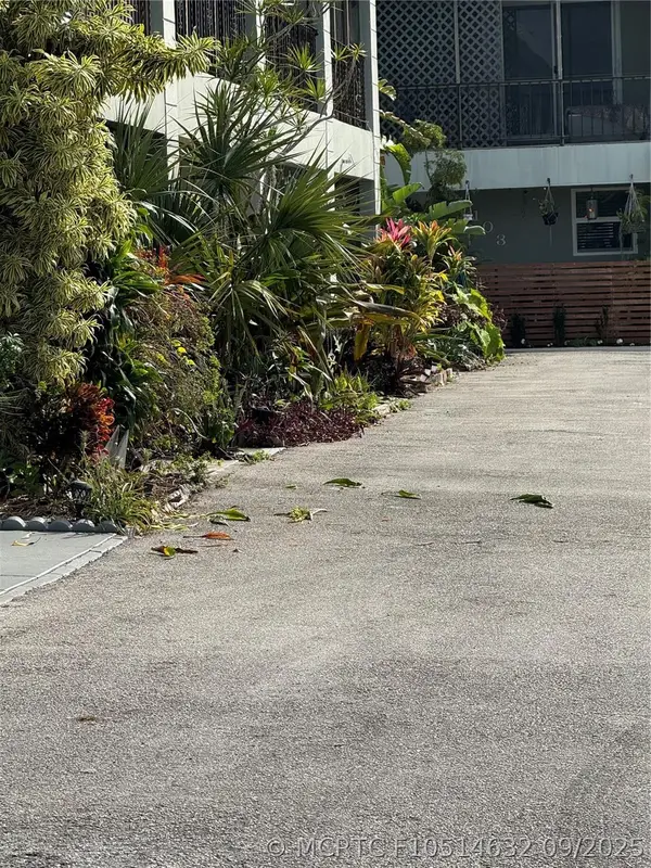 2452 Taylor Street #204, Hollywood, FL 33020