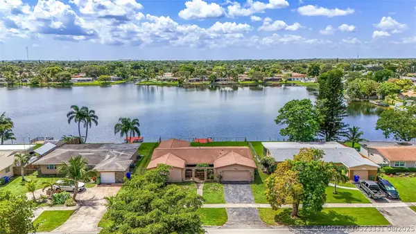 8720 Pasadena Boulevard, Pembroke Pines, FL 33024