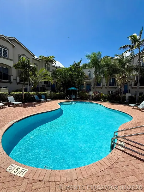 1951 Coral Heights Boulevard #402, Oakland Park, FL 33308