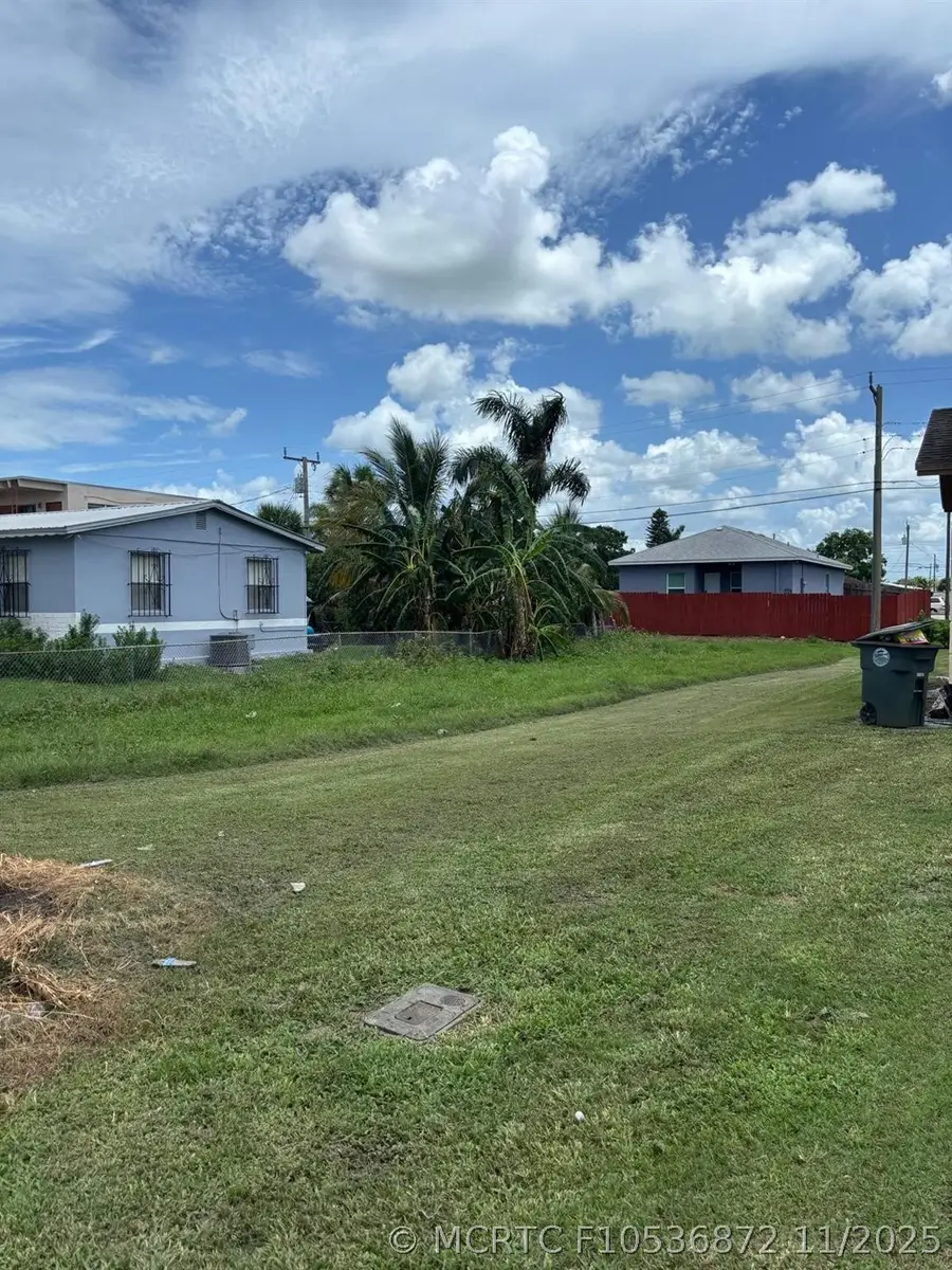525 SW 9th Street, Belle Glade, FL 33430 - #2