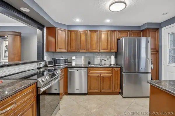 3050 NE 16th Avenue #207, Oakland Park, FL 33334