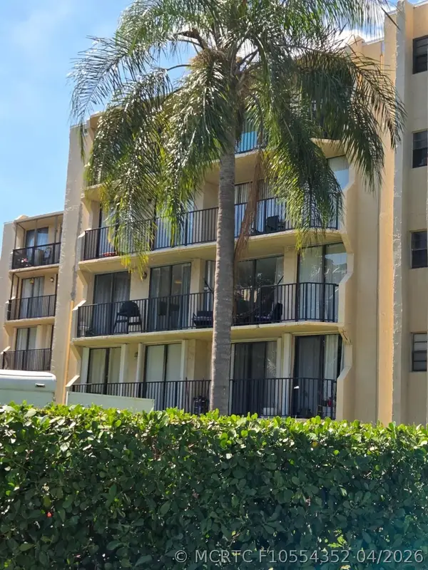 3500 Blue Lake Drive #304, Pompano Beach, FL 33064