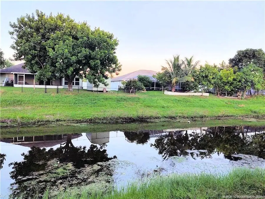 2315 SW Chestnut Lane, Port Saint Lucie, FL 34953 - Image #2