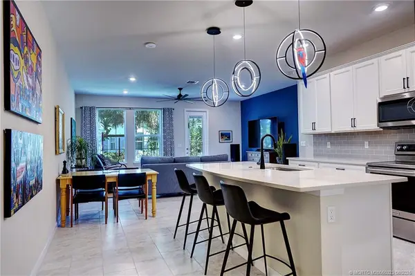 1843 SE Roxy Way, Stuart, FL 34996