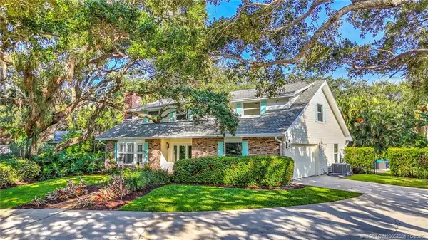 4 N Via Lucindia Drive, Sewalls Point, FL 34996