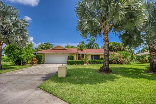 8629 SE Duncan Street, Hobe Sound, FL 33455