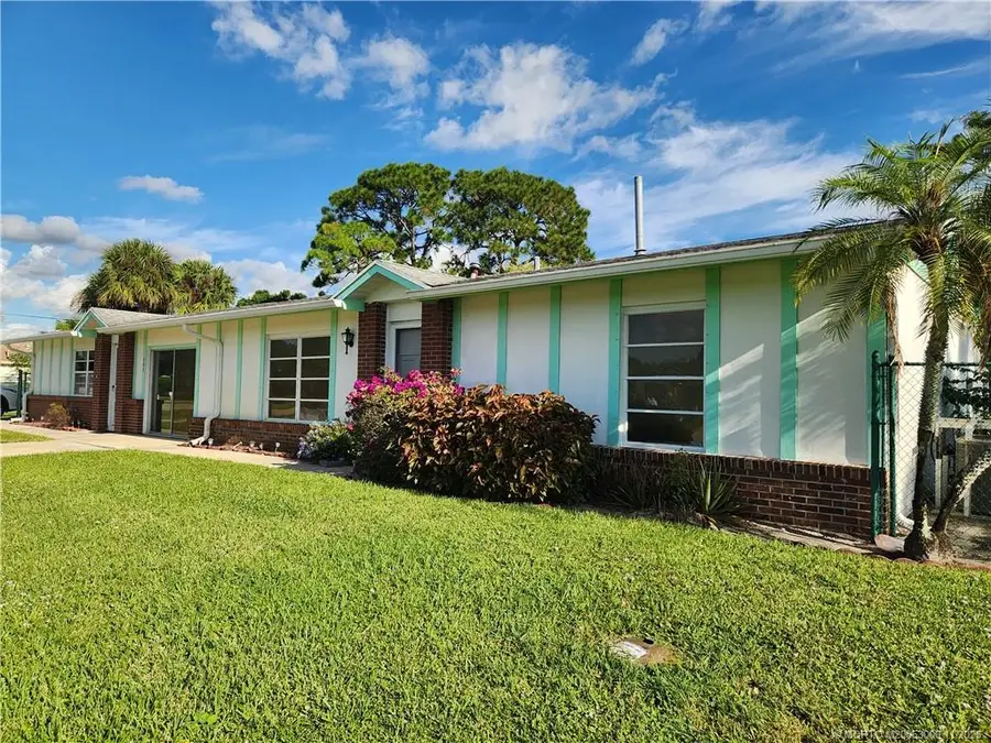 561 NW Floresta Drive, Port Saint Lucie, FL 34983 - Image #3