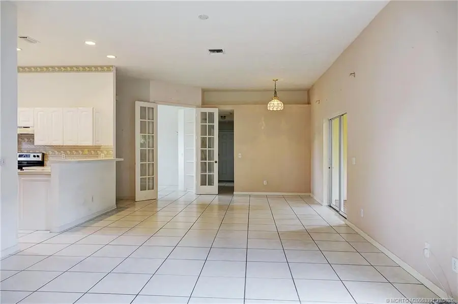 724 SE Michaels Court, Stuart, FL 34996 - #3