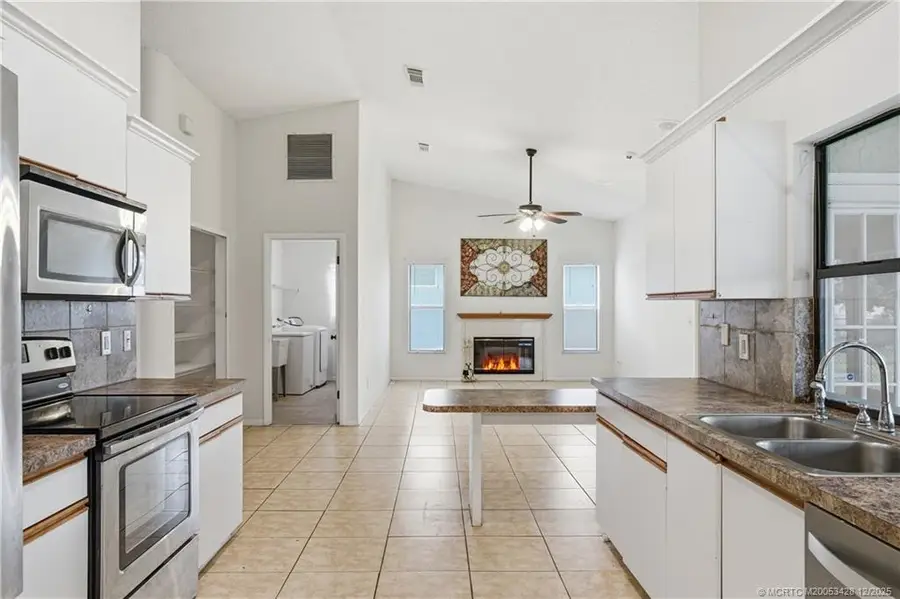 950 SW Jaslo Avenue, Port Saint Lucie, FL 34953 - Image #3