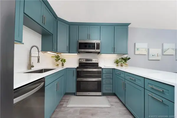 6105 SE Windsong Lane, Stuart, FL 34997