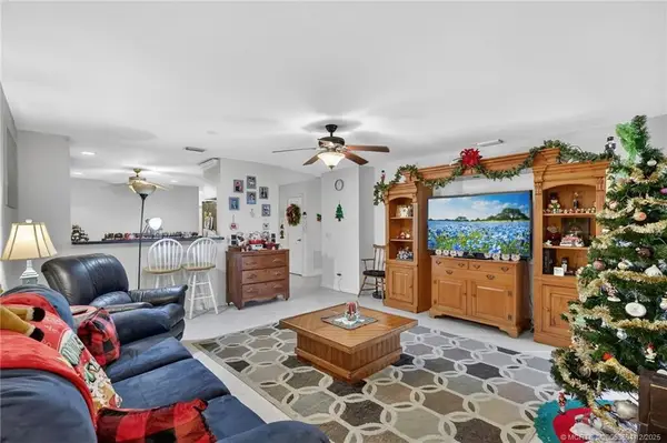 2084 SE Wild Meadow Circle #2084, Port St Lucie, FL 34952