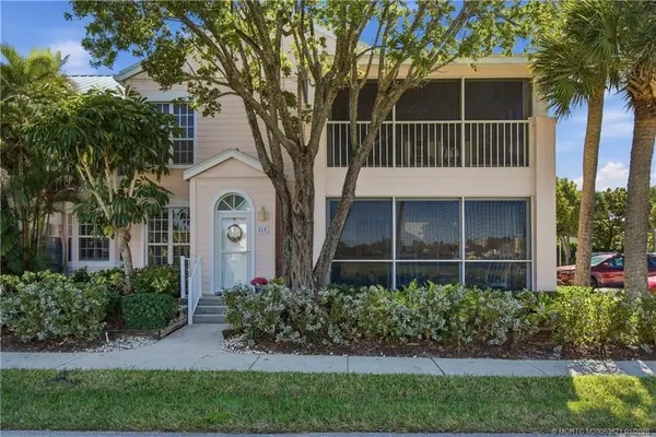 391 NE Plantation Road #215, Stuart, FL 34996
