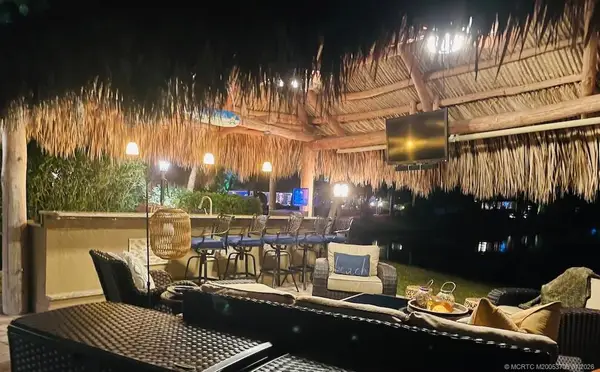 464 NW Sandtrap Lane, Port St Lucie, FL 34986