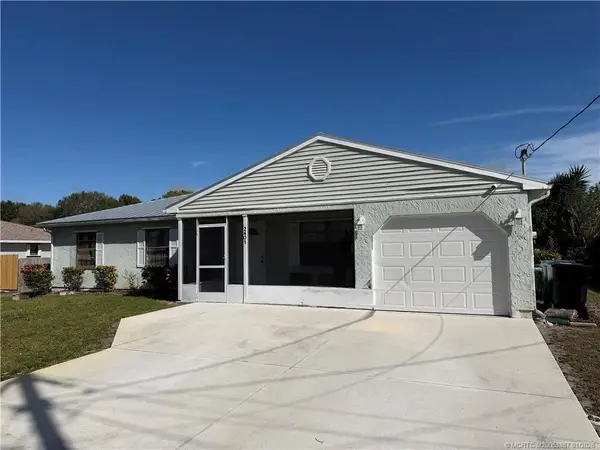 2401 SE Avalon Road, Port St Lucie, FL 34952