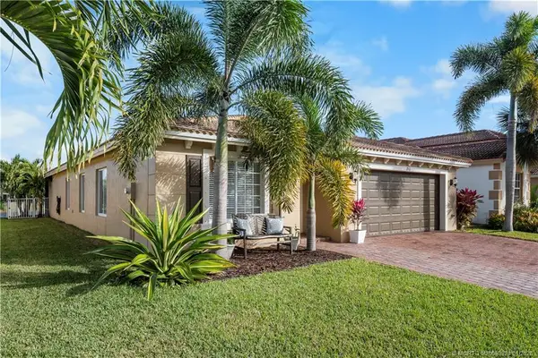 1911 SW Jamesport Drive, Port St Lucie, FL 34953