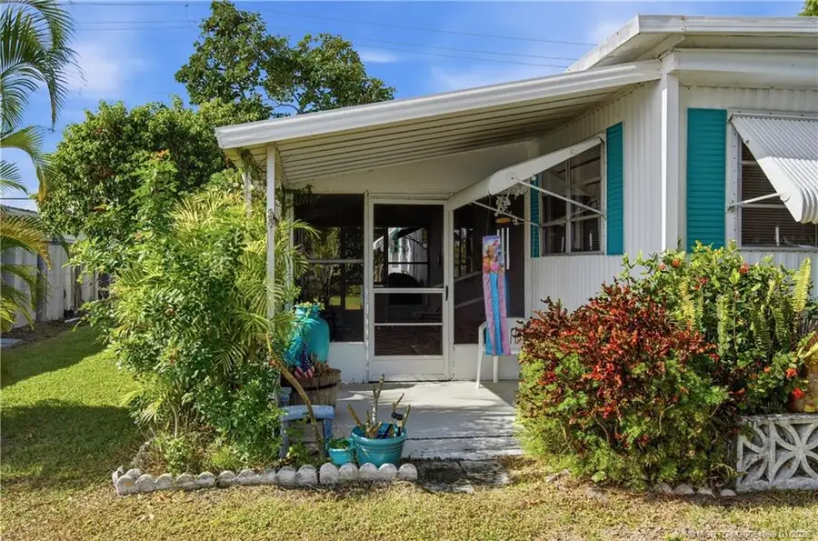 7878 SE Swan Avenue, Hobe Sound, FL 33455 - Image #3