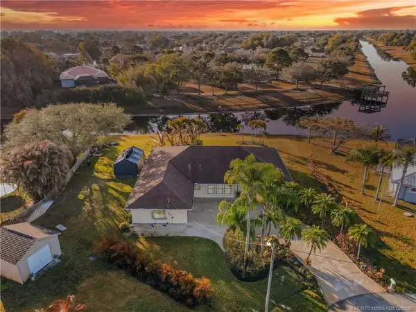 2111 SE Cayuga Court, Port St Lucie, FL 34952