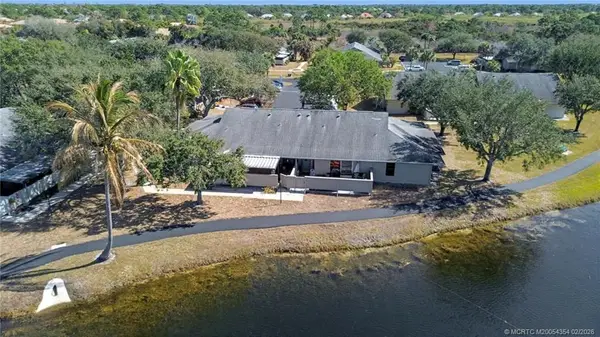 3986 NW Cinnamon Tree Circle, Jensen Beach, FL 34957