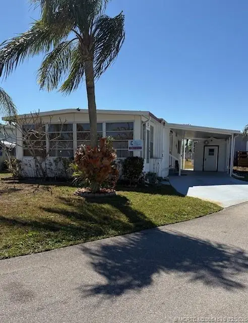 11 Cozumel Lane, Port St Lucie, FL 34952