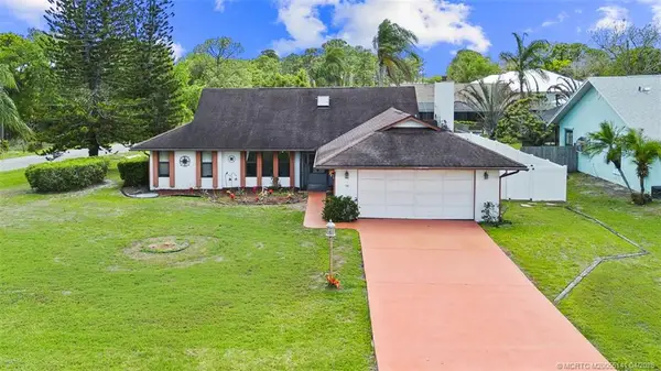 992 SE Thornhill Drive, Port St Lucie, FL 34983