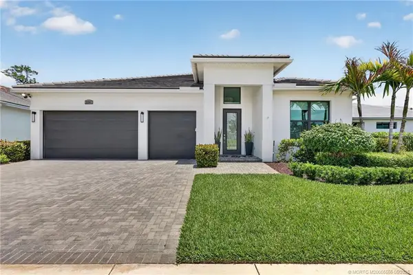2341 SE Canopy Cove Lane, Port St Lucie, FL 34984