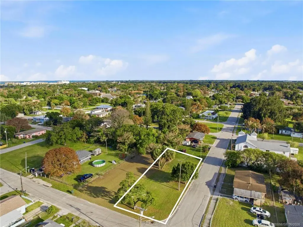814 N 16th Street, Fort Pierce, FL 34950 - #1