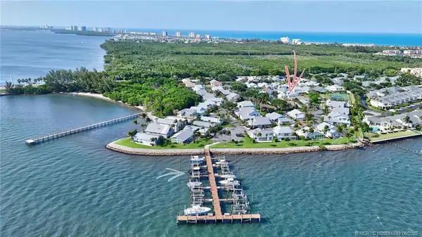 4061 NE Breakwater Drive, Jensen Beach, FL 34957